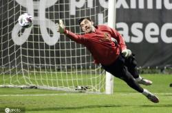 LOL赛事-中国险胜巴萨，库尔图瓦高光表现