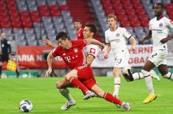 英雄联盟总决赛赛程-拜仁慘遭淘汰，欧冠梦碎西班牙豪门脚下