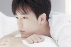 LOL赛事-足球之夜的双重奇迹，拉什福德爆发引领攻势，冰岛争冠战惊险战胜塞维利亚