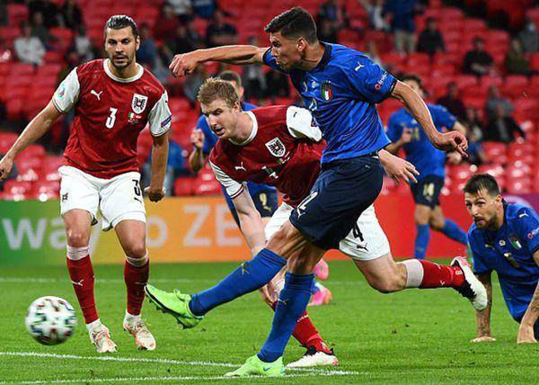 意大利足球赛场上的硬仗大战 意大利足球赛场上的硬仗大战