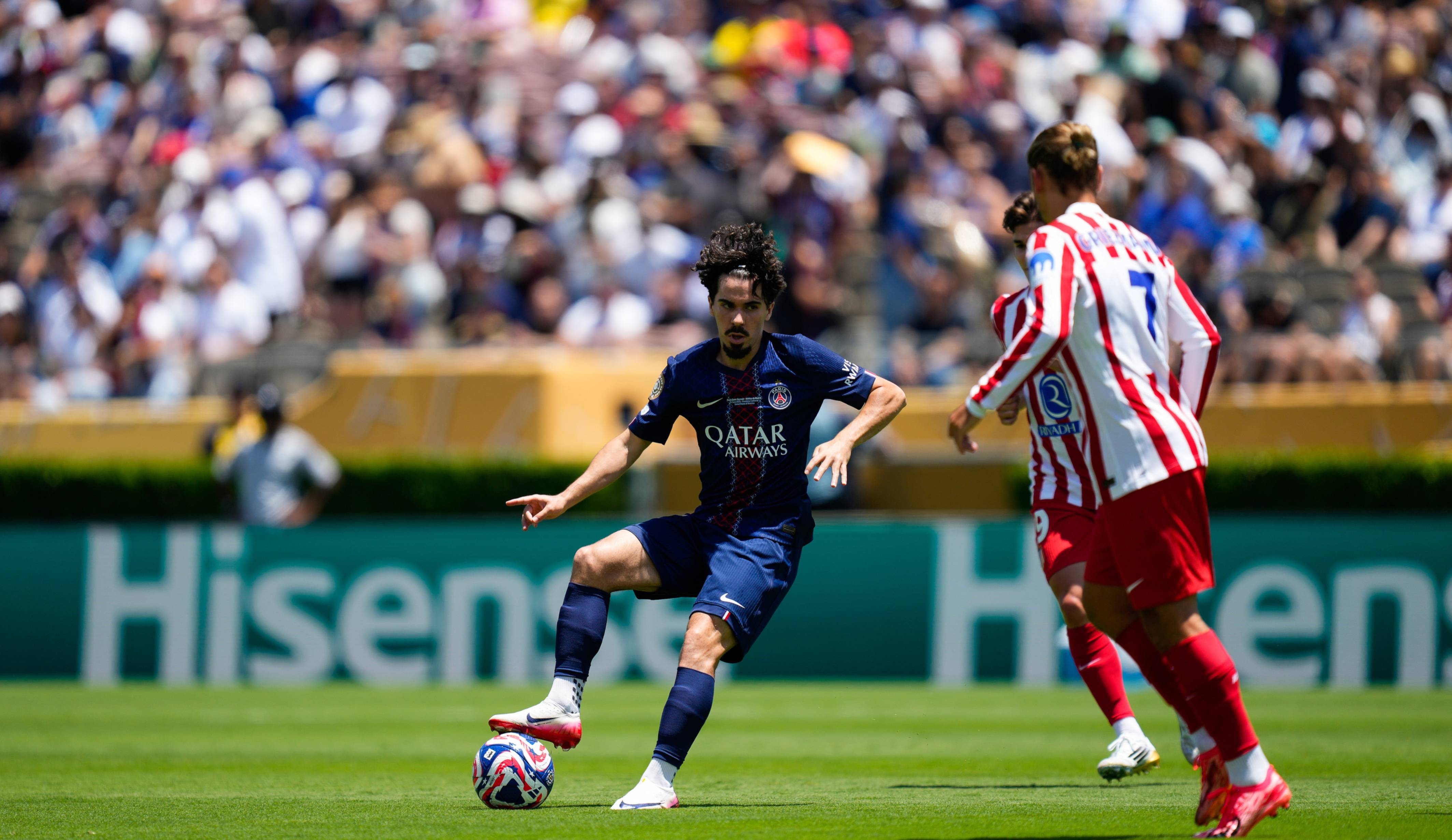 关于法国队在国际赛场上取得重要胜利的信息