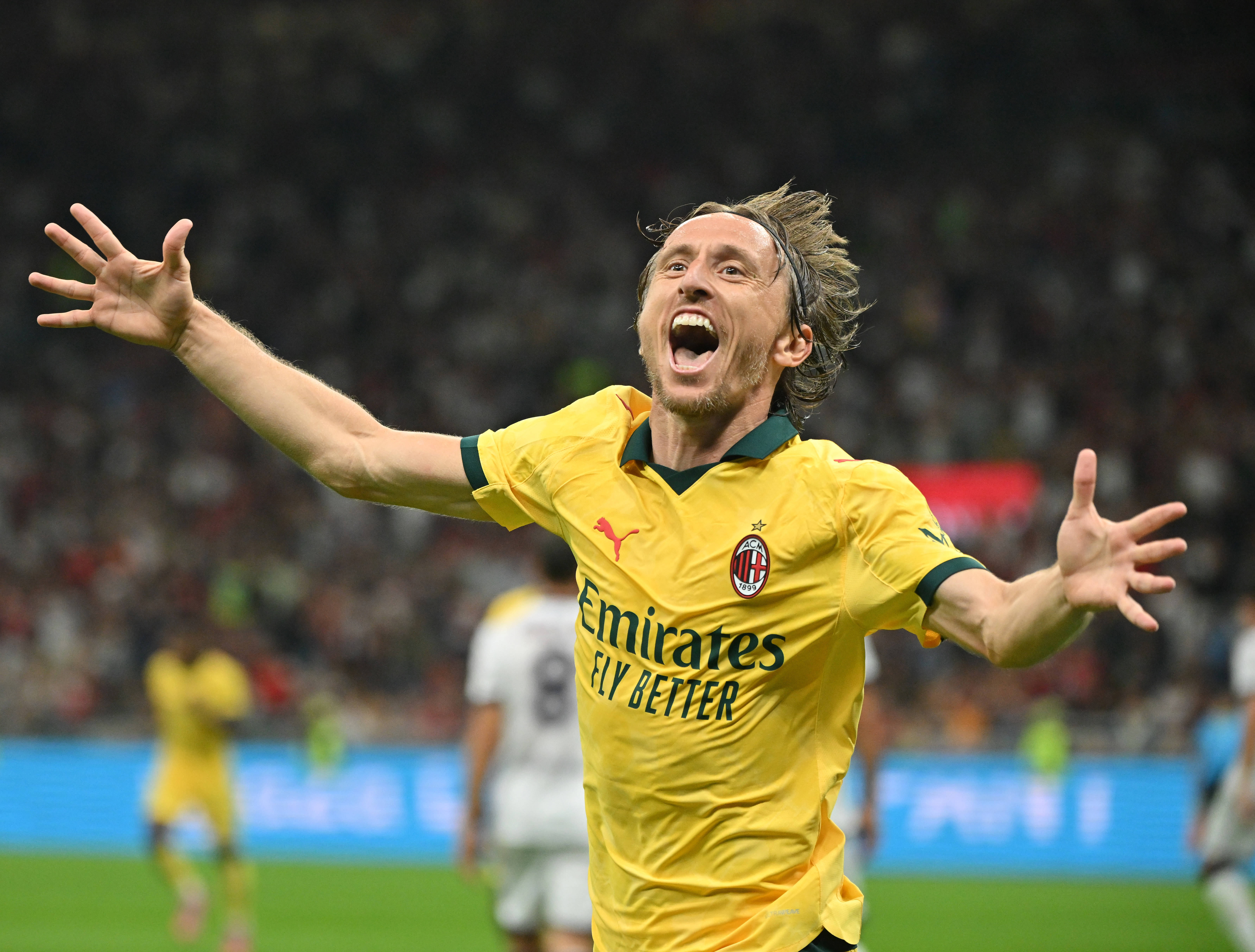 AC米兰足球队在比赛中展现出色 AC米兰足球队在比赛中展现出色