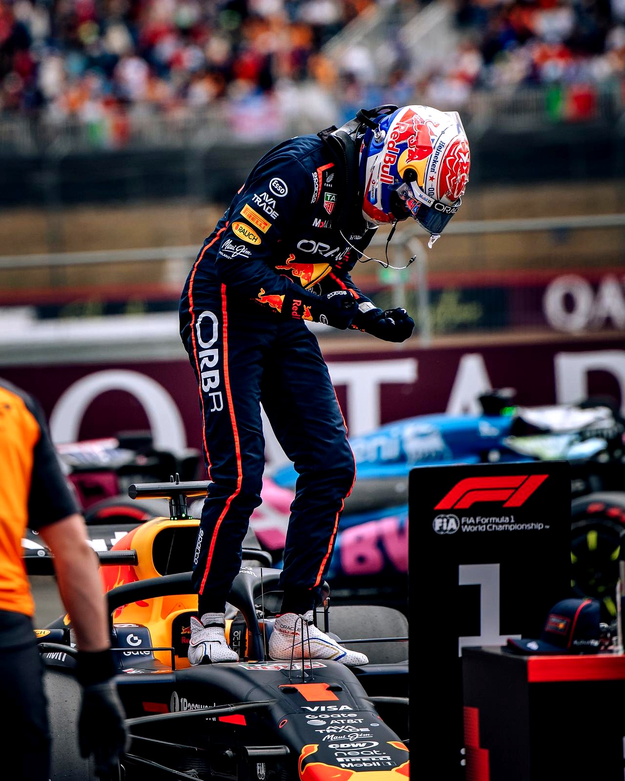 红牛二队碾压索伯车队,诺里斯统治全场 红牛二队碾压索伯车队,诺里斯统治全场